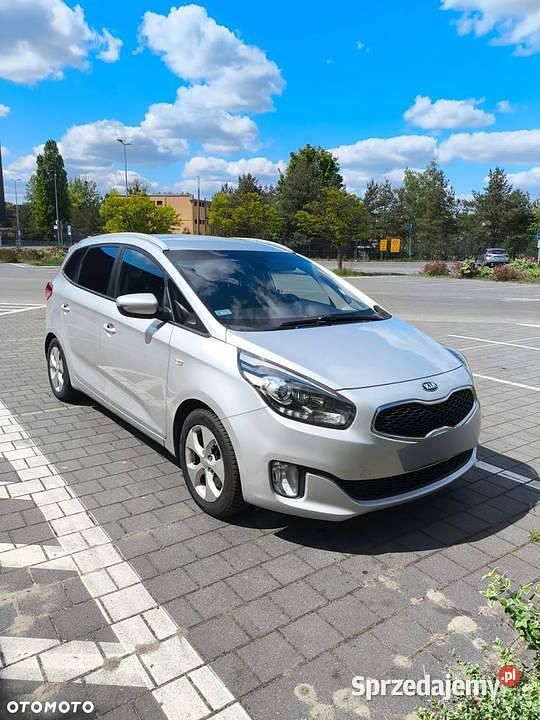 Srebrny Używany 2013 Kia Carens Minivan | 22 900 zł (Uczciwa cena) - Obraz 1/4