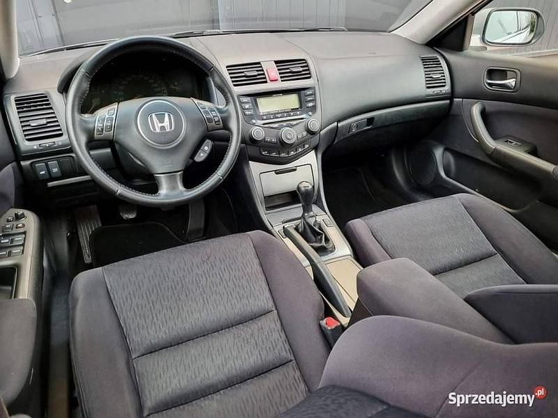 Używany Honda Accord 190 KM (139 kW) 2007 Srebrny Sedan/Limuzyna