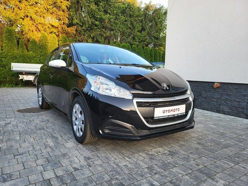 Używany Peugeot 208 68 KM (50 kW) 2019 Czarny Hatchback