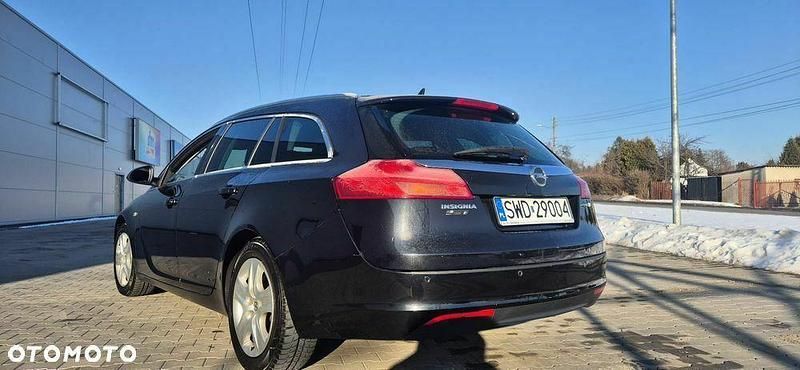 Używany Opel Insignia Edition 2011 Czarny Kombi