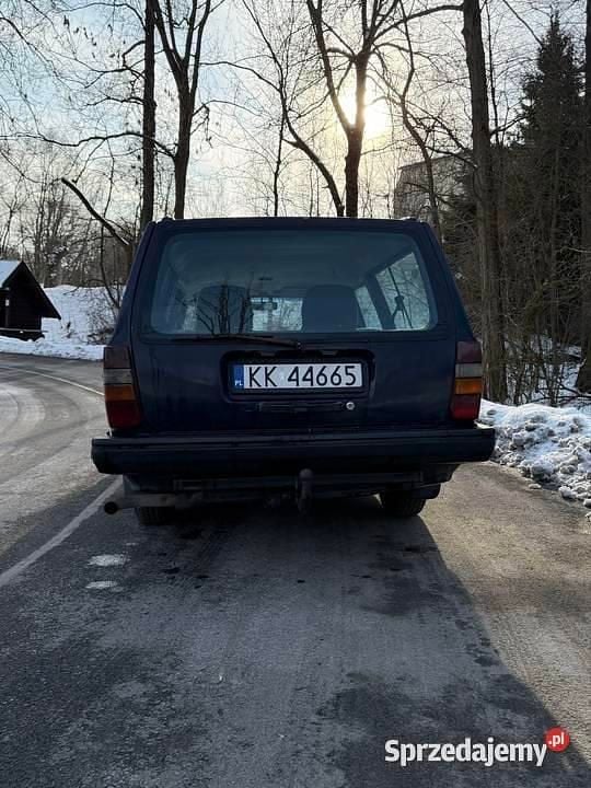 Używany Volvo 240 1991 Granatowy Kombi