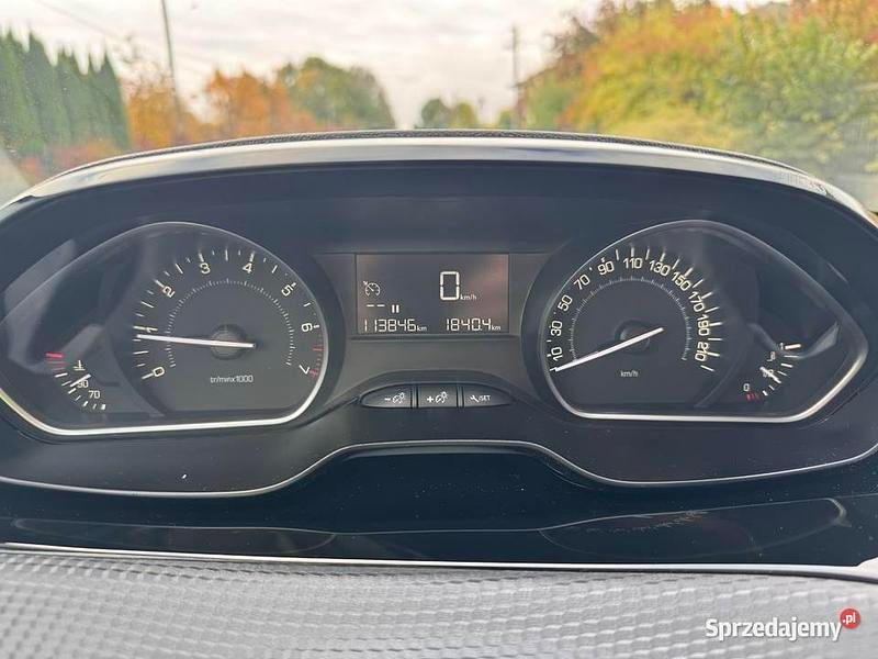 Biały Używany 2018 Peugeot 2008 SUV | 42 900 zł (Uczciwa cena) - Obraz 1/4