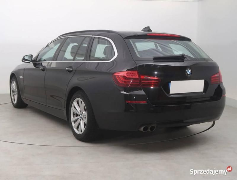 Używany BMW 518 150 KM (110 kW) 2016 Czarny Kombi