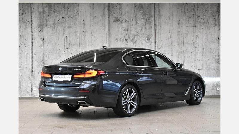 Używany BMW 520 Luxury Line 190 KM (139 kW) 2020 Szary sophisto z brylantowym połyskiem metalizowany Sedan/Limuzyna