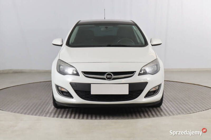 Biały Używany 2013 Opel Astra Hatchback | 19 999 zł (Dobra cena) - Obraz 1/4