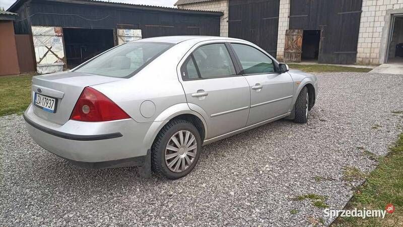 Używany Ford Mondeo 2001 Srebrny Sedan/Limuzyna