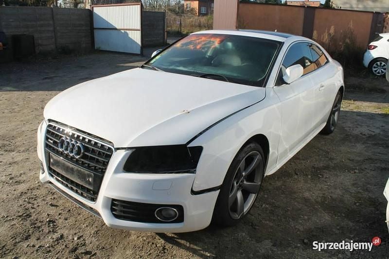 Biały Używany 2013 Audi A5 Coupe | 32 900 zł - Obraz 1/4