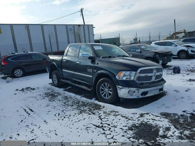 Czarny Używany 2018 RAM 1500 Pickup | 43 000 zł - Obraz 1/4
