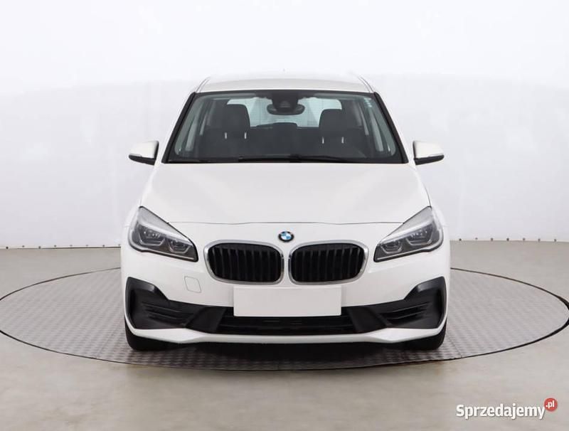 Biały Używany 2020 BMW 218 Gran Tourer Minivan | 68 499 zł - Obraz 1/4