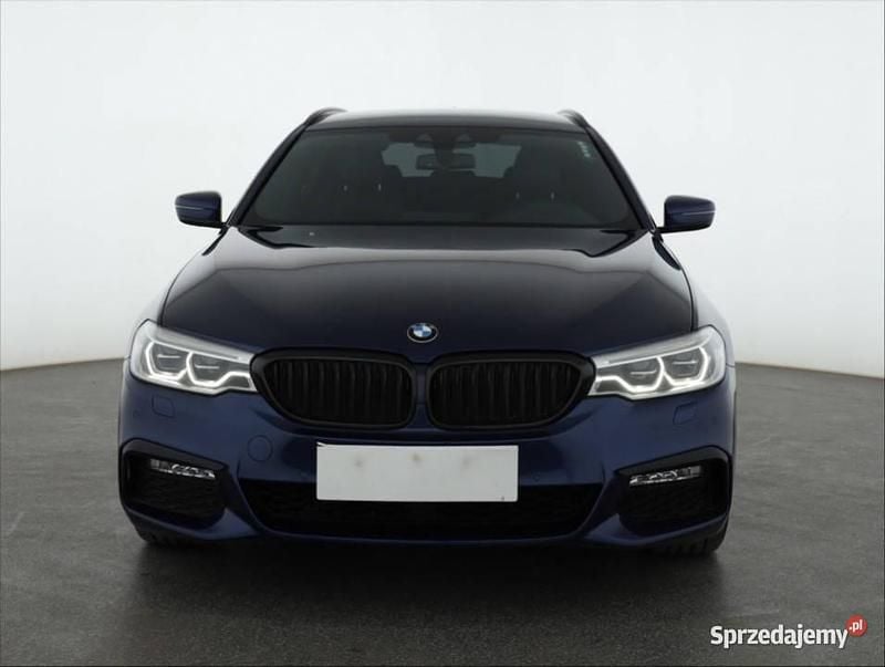 Niebieski Używany 2018 BMW 520 Kombi | 112 999 zł (Drogi) - Obraz 1/4
