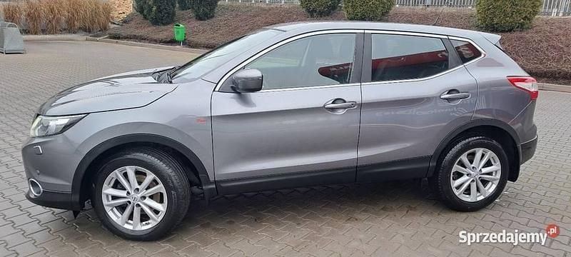 Szary Używany 2015 Nissan Qashqai SUV | 42 900 zł (Drogi) - Obraz 1/4