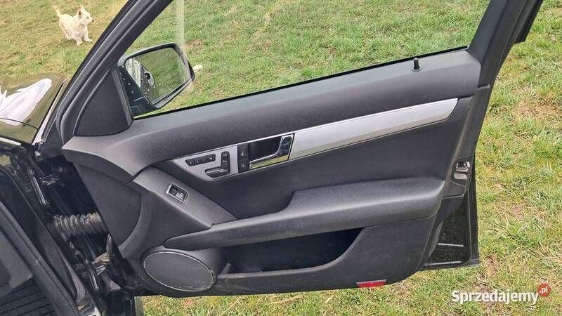 Czarny Używany 2008 Mercedes C320 AMG Kombi | 26 000 zł - Obraz 1/4