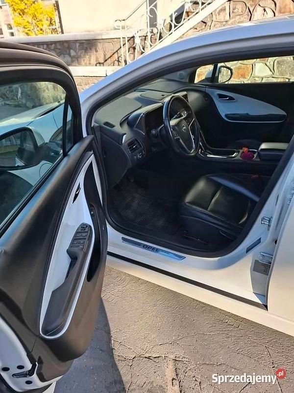 Używany Opel Ampera 111 kW (151 KM) 2012 Hatchback