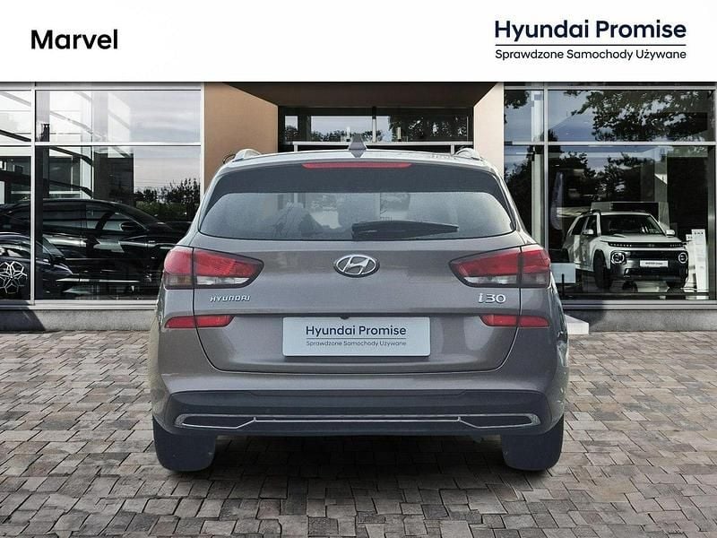 Używany Hyundai i30 120 KM (88 kW) 2023 Brązowy Kombi