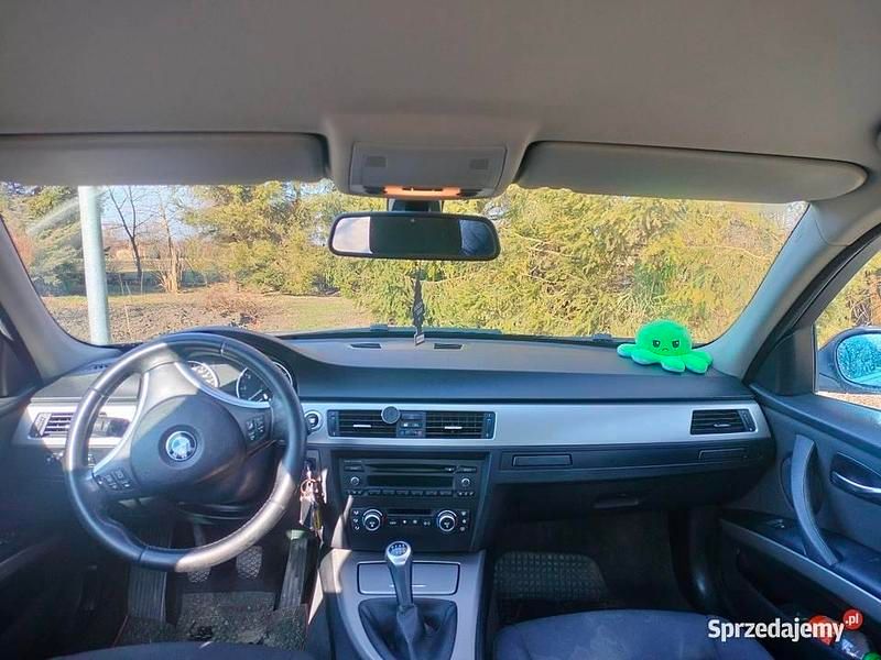 Używany BMW 318 2007 Czarny Sedan/Limuzyna