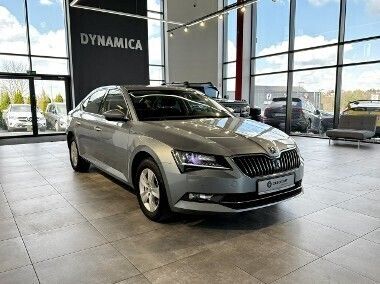 Srebrny Używany 2018 Skoda Superb Ambition Sedan/Limuzyna | 71 300 zł (Dobra cena) - Obraz 1/3