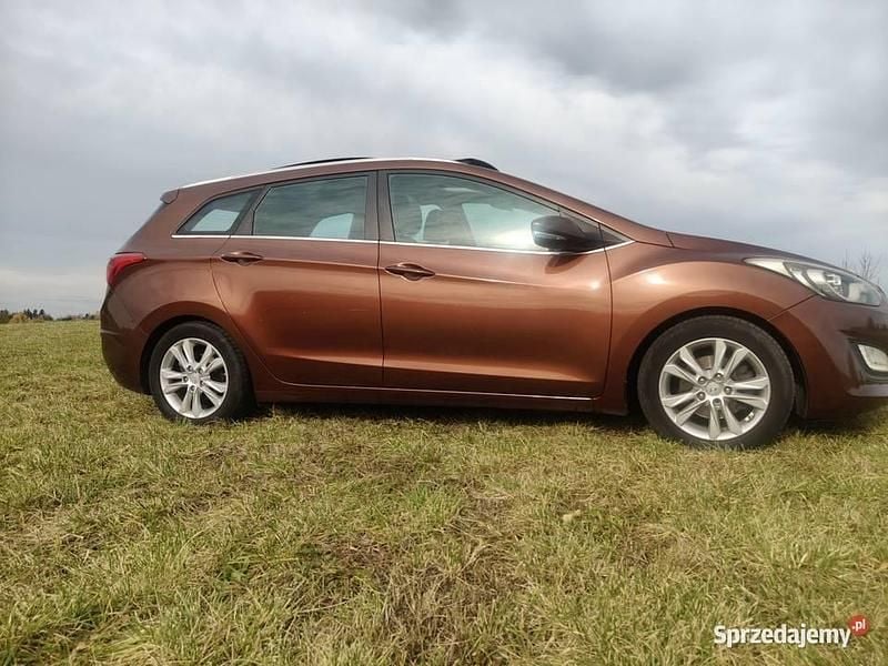 Brązowy Używany 2012 Hyundai i30 Kombi | 23 900 zł (Dość drogi) - Obraz 1/4