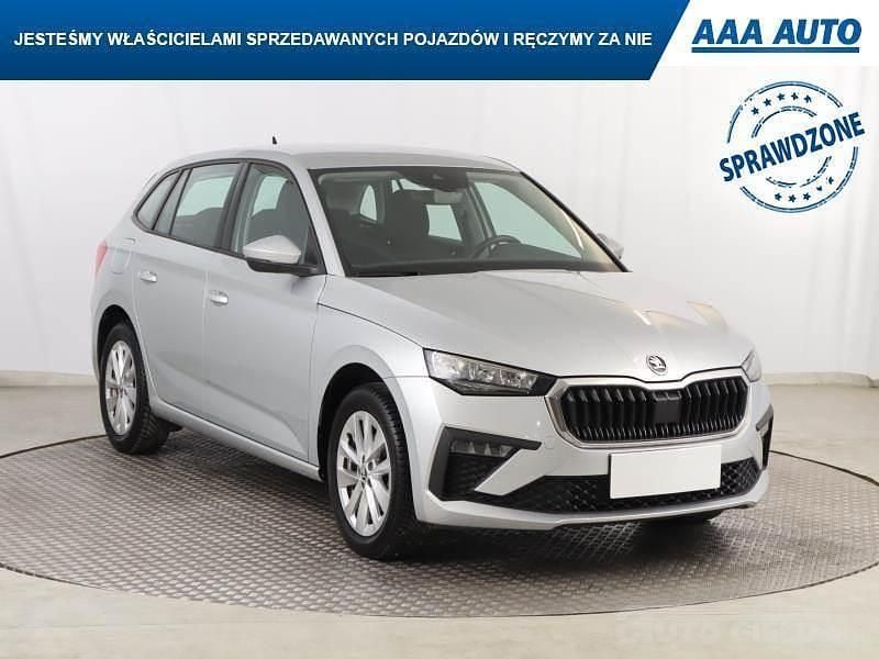 Używany Skoda Scala 2024 Srebrny Hatchback
