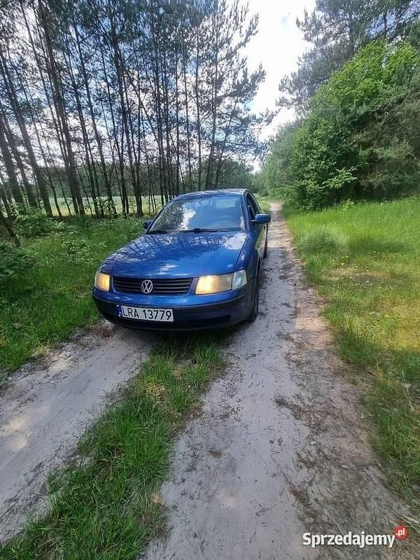 Niebieski Używany 1998 VW Passat Sedan/Limuzyna | 2200 zł (Uczciwa cena) - Obraz 1/4
