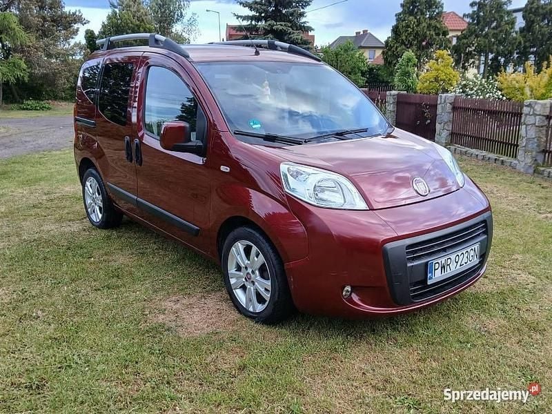 Używany Fiat Qubo Trekking 2012 Bordowy Minivan