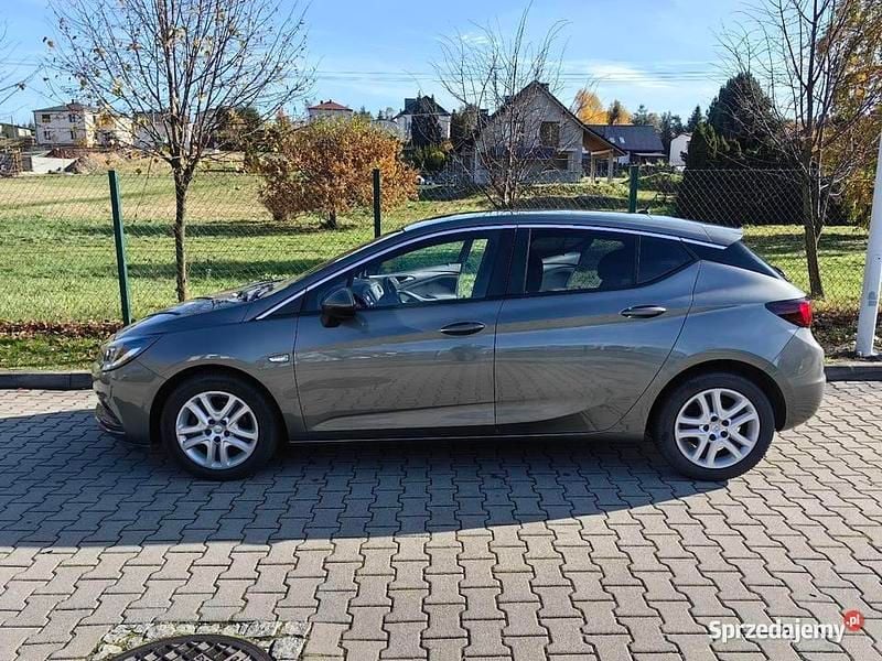 Grafitowy Używany 2019 Opel Astra Enjoy Hatchback | 49 500 zł (Dość drogi) - Obraz 1/4