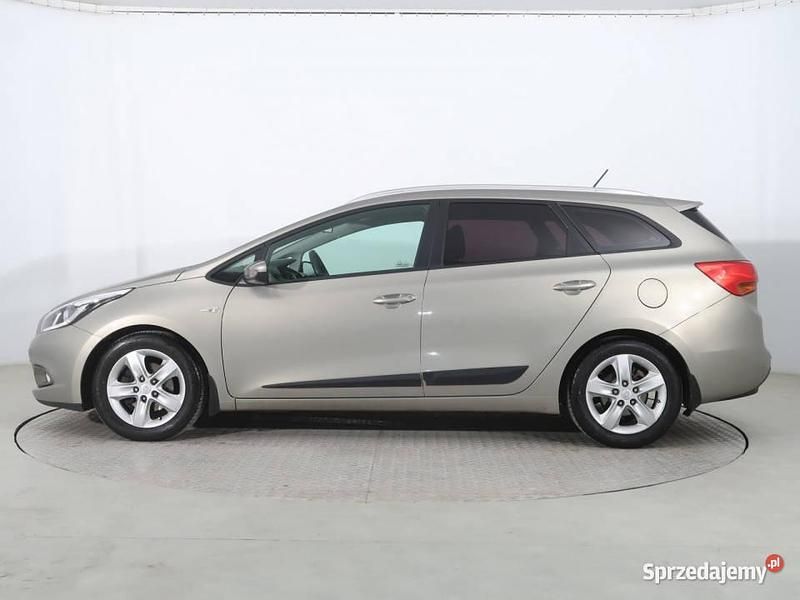 Używany Kia Ceed 2015 Srebrny Hatchback