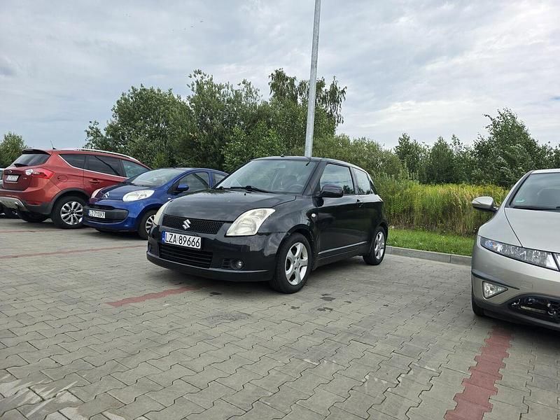 Czarny Używany 2007 Suzuki Swift Hatchback | 3900 zł (Dobra cena) - Obraz 1/4