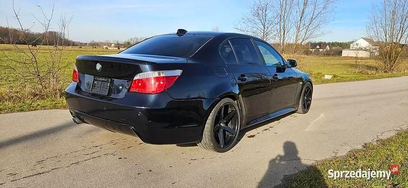 Czarny Używany 2007 BMW 530 Sedan/Limuzyna | 32 900 zł (Drogi) - Obraz 1/4