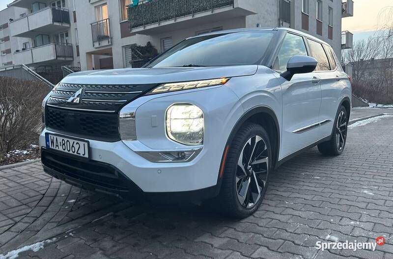 Używany 2022 Mitsubishi Outlander SUV | 130 000 zł - Obraz 1/4
