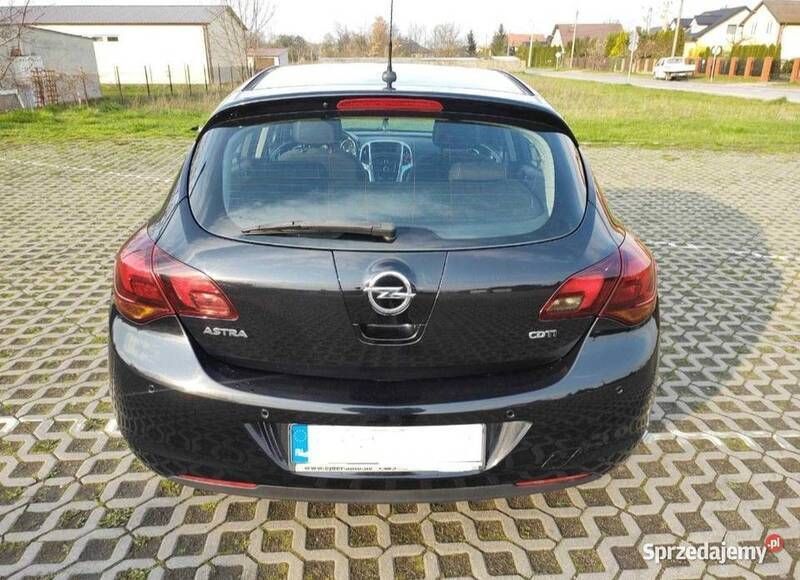 Używany 2011 Opel Astra Sport | 24 800 zł (Drogi) - Obraz 1/4