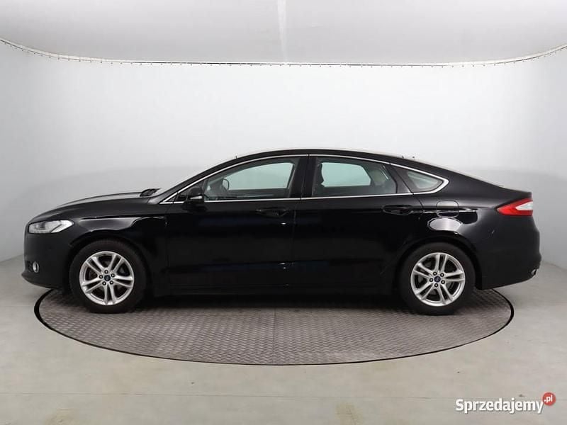 Używany Ford Mondeo 2016 Czarny Hatchback