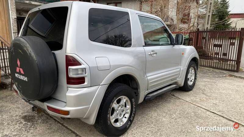 Używany Mitsubishi Pajero 2002 Srebrny SUV