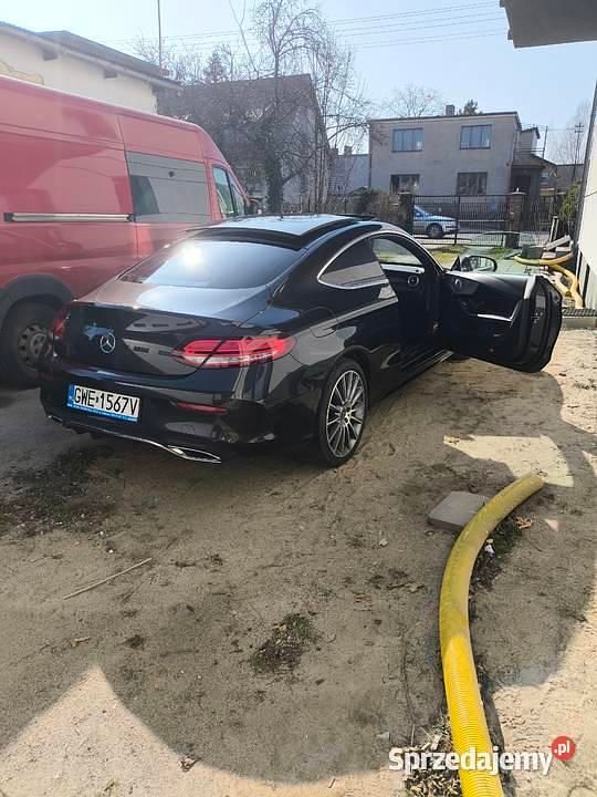 Używany Mercedes C220 2019 Czarny Coupe