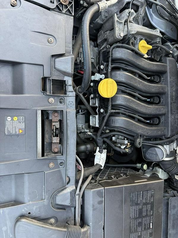 Używany Renault Mégane III 115 KM (84 kW) 2008 Srebrny Hatchback