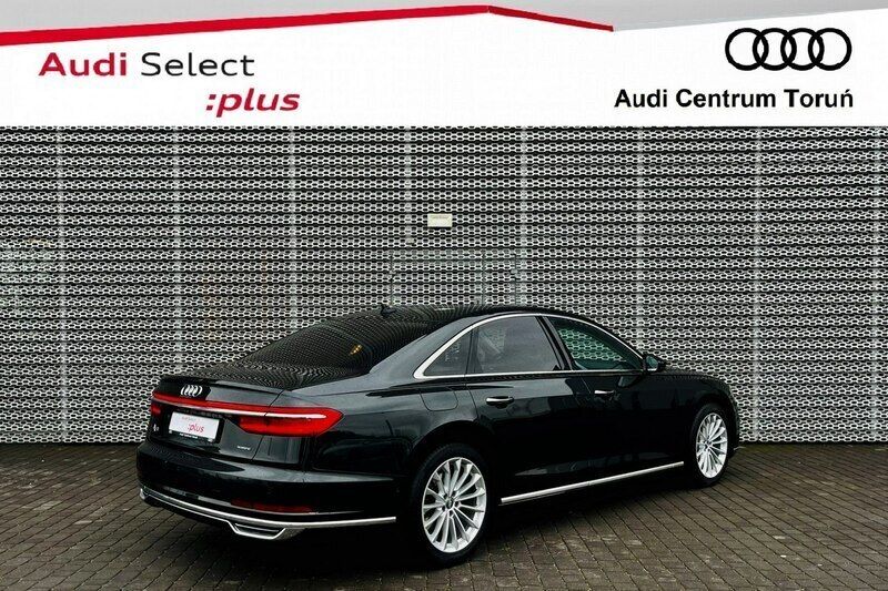 Używany Audi A8 Ambiente 360 KM (264 kW) 2018 Czarny (metalik) Sedan/Limuzyna