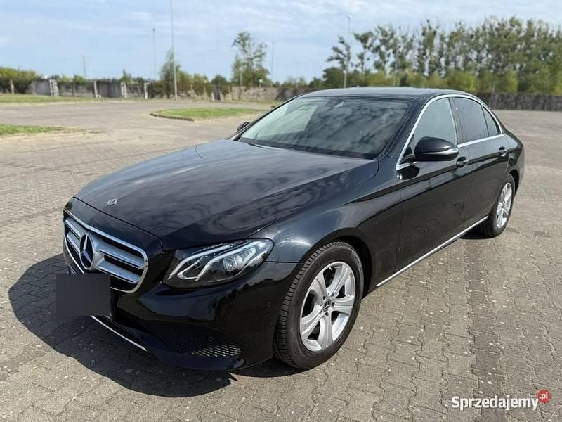 Używany Mercedes E200 Avantgarde 150 KM (110 kW) 2018 Czarny Sedan/Limuzyna