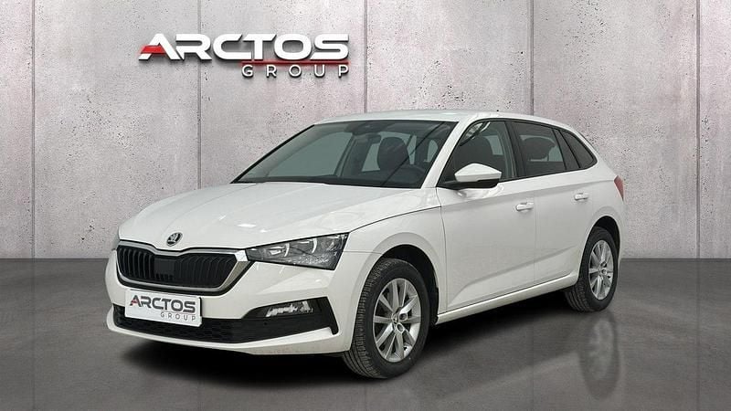 Biały Używany 2022 Skoda Scala Ambition Hatchback | 55 900 zł (Dobra cena) - Obraz 1/4