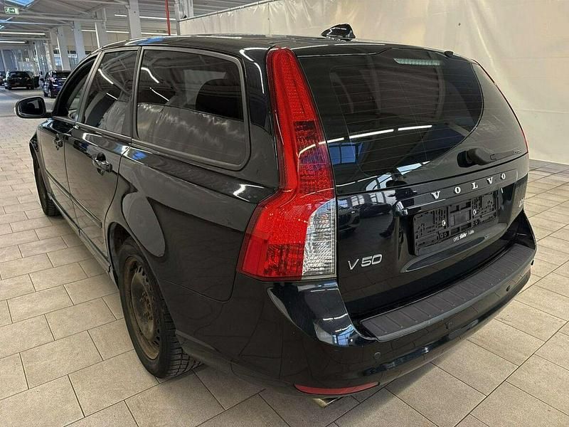 Używany Volvo V50 Kinetic 2011 Czarny Kombi