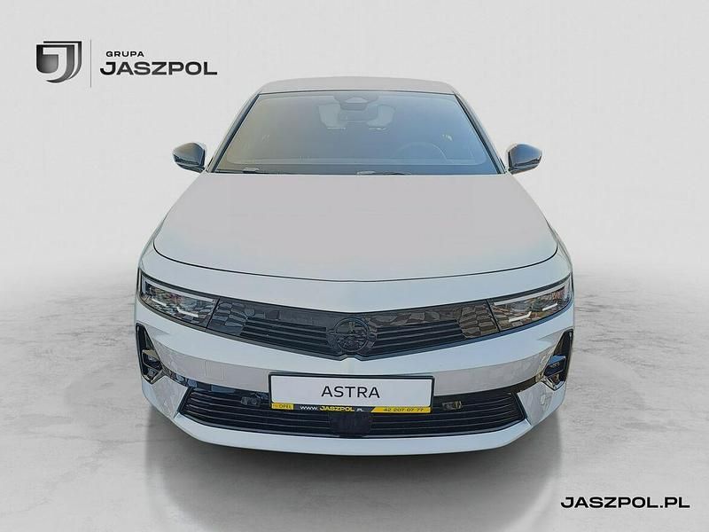 Nowe Opel Astra 130 KM (95 kW) 2025 Srebrny (metalik) Kombi