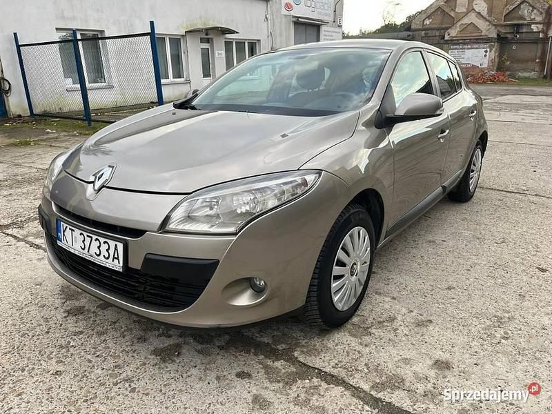 Beżowy Używany 2010 Renault Mégane III Hatchback | 13 900 zł (Dobra cena) - Obraz 1/4