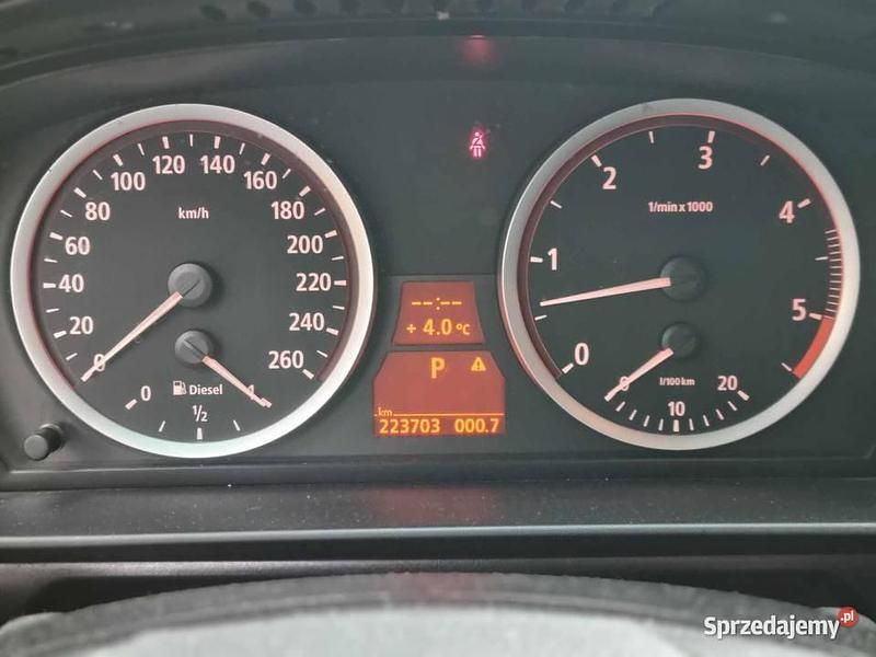 Srebrny Używany 2007 BMW 530 Sedan/Limuzyna | 27 500 zł (Dobra cena) - Obraz 1/4