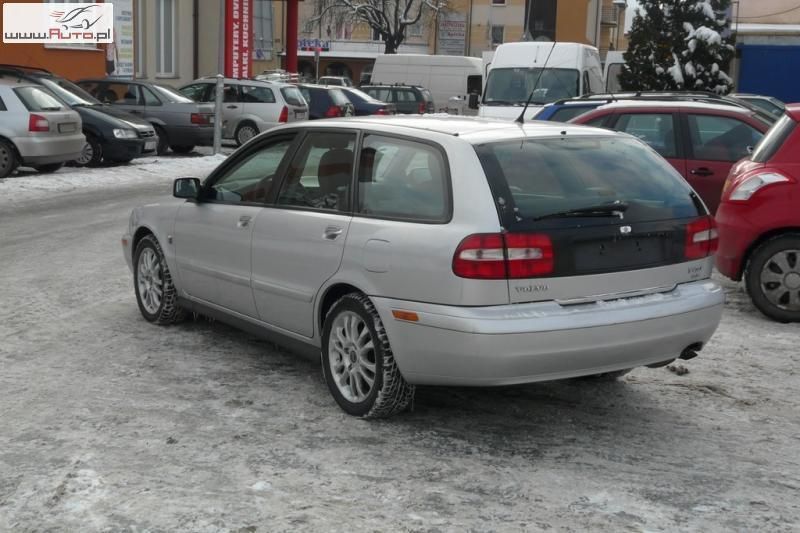 Używany Volvo V40 115 KM (84 kW) 2002 Srebrny Kombi