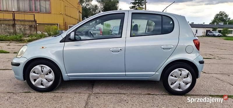 Niebieski Używany 2004 Toyota Yaris Hatchback | 3699 zł (Dobra cena) - Obraz 1/4