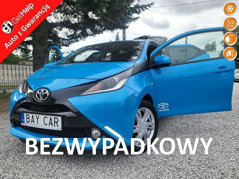Niebieski Używany 2016 Toyota Aygo Hatchback | 23 900 zł (Uczciwa cena) - Obraz 1/4
