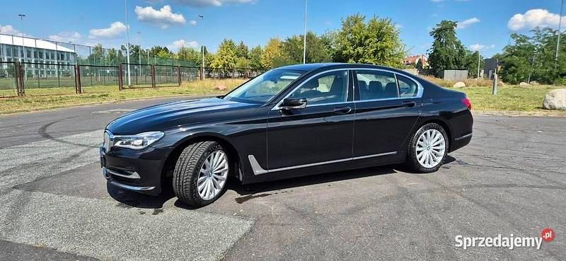 Czarny Używany 2017 BMW 740 Sedan/Limuzyna | 136 000 zł (Dobra cena) - Obraz 1/4