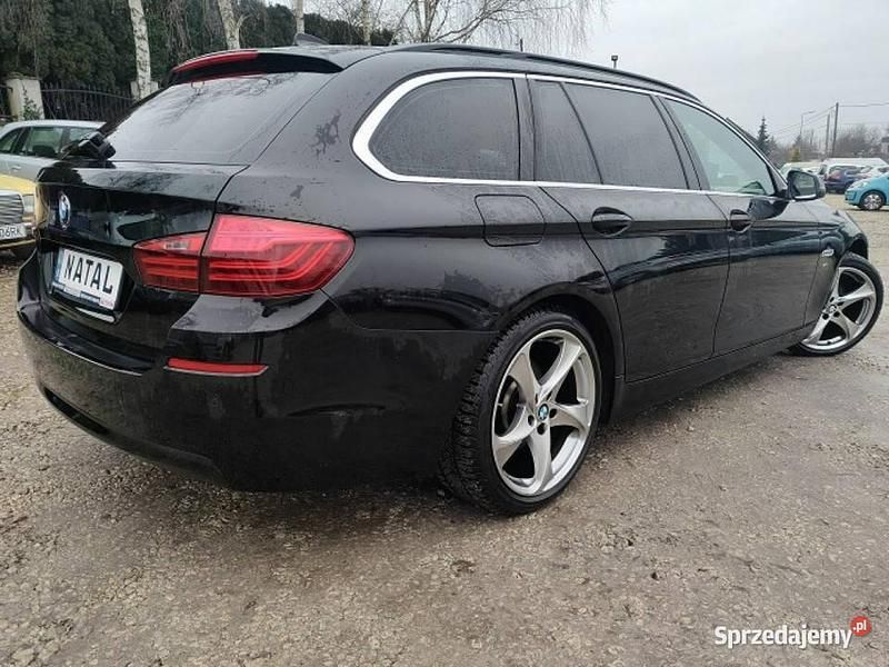 Czarny Używany 2015 BMW 520 Kombi | 42 400 zł - Obraz 1/4