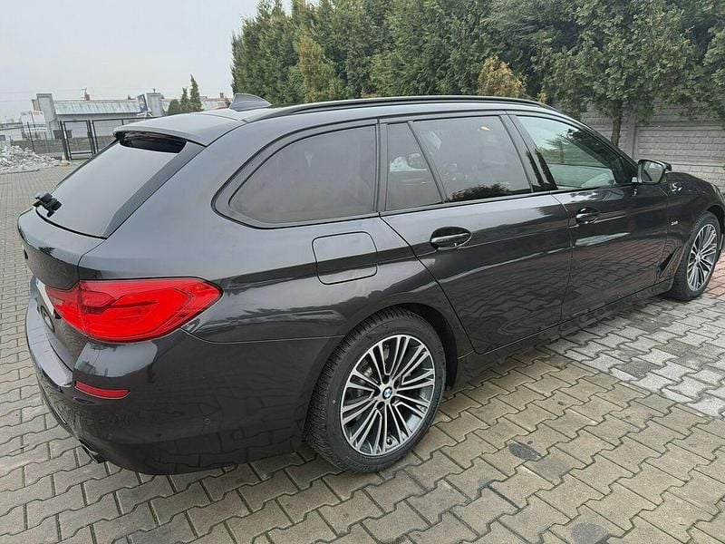 Używany BMW 520 Sport Line 190 KM (139 kW) 2018 Czarny Kombi