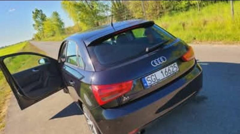 Używany Audi A1 90 KM (66 kW) 2012 Czarny Hatchback
