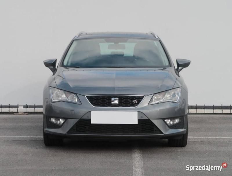 Szary Używany 2015 Seat Leon FR Kombi | 39 999 zł (Uczciwa cena) - Obraz 1/4