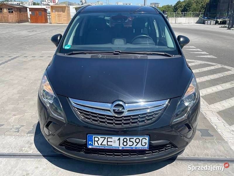 Czarny Używany 2015 Opel Zafira Minivan | 37 500 zł (Uczciwa cena) - Obraz 1/4